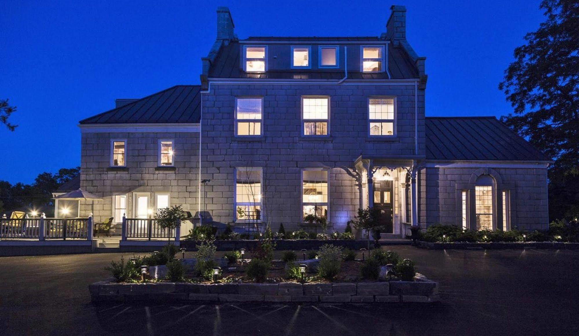 All Suites Whitney Manor Kingston Exteriér fotografie